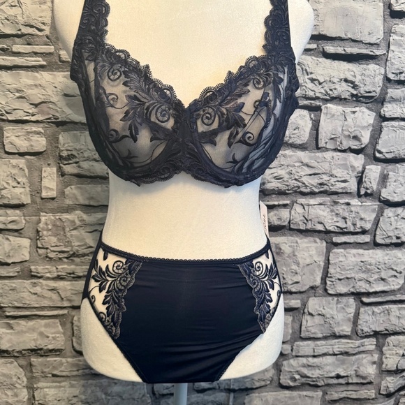 Soma like new sensuous  Lace Bra size 38 C - Picture 1 of 10